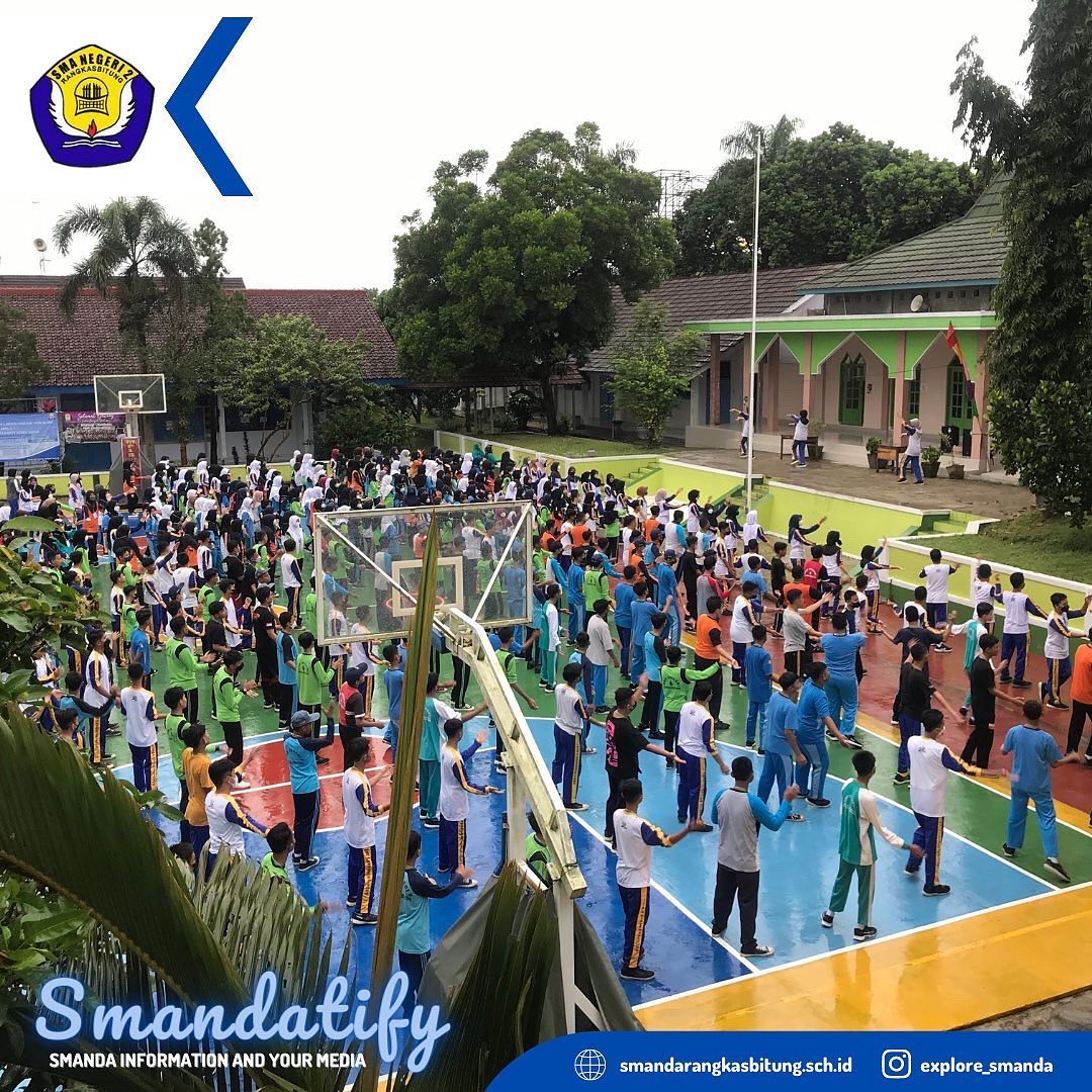 Aktivitas siswa SMAN 2 Rangkasbitung di lapangan