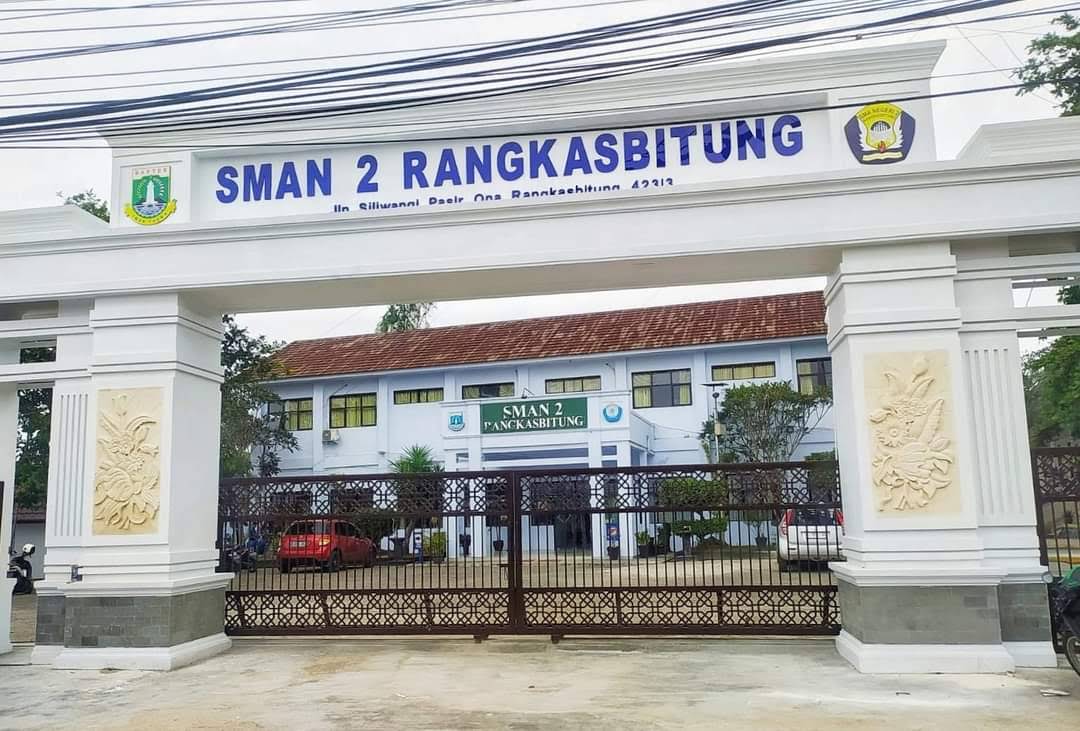 Gerbang utama SMAN 2 Rangkasbitung